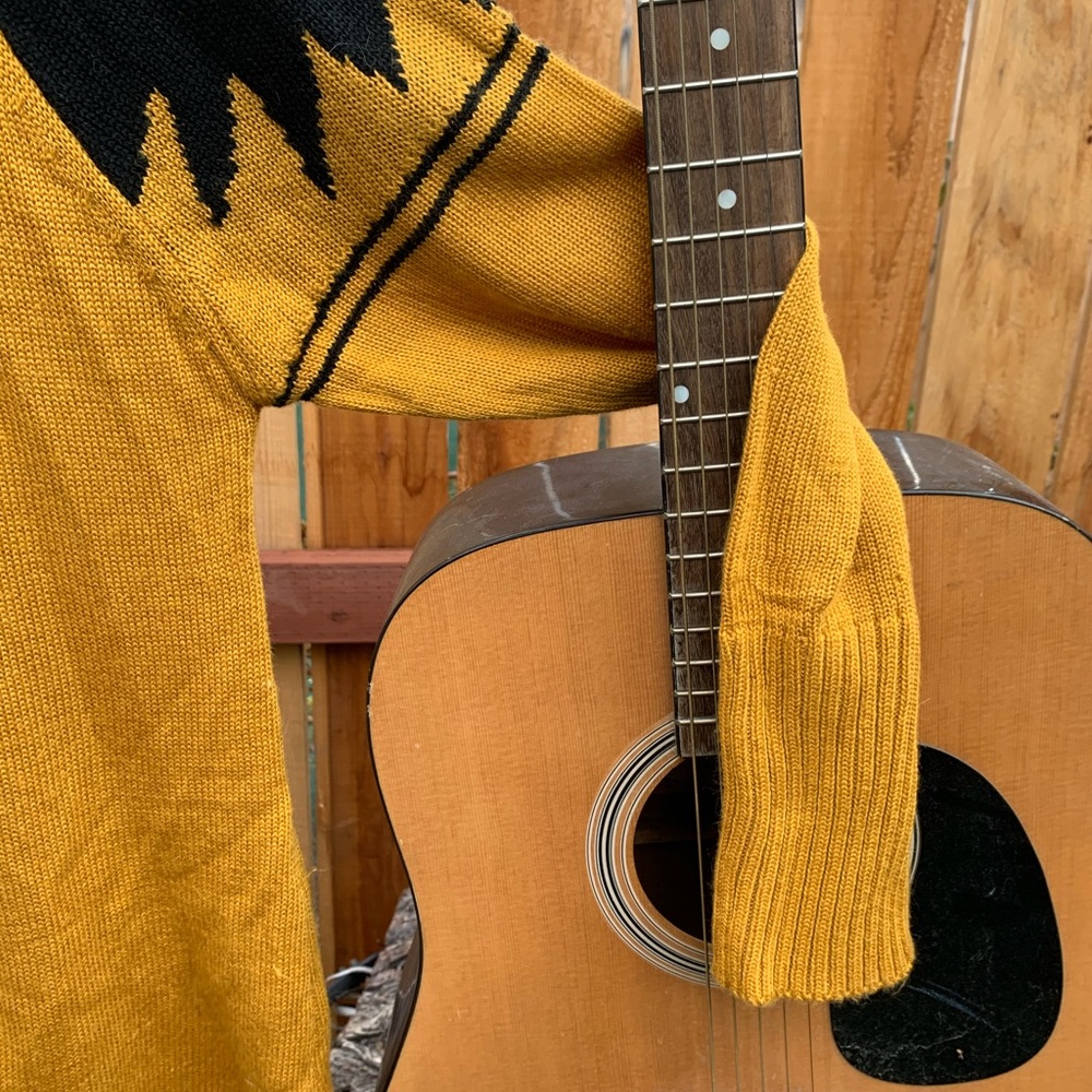Vintage knit butterscotch sweater. - Picture 4 of 5